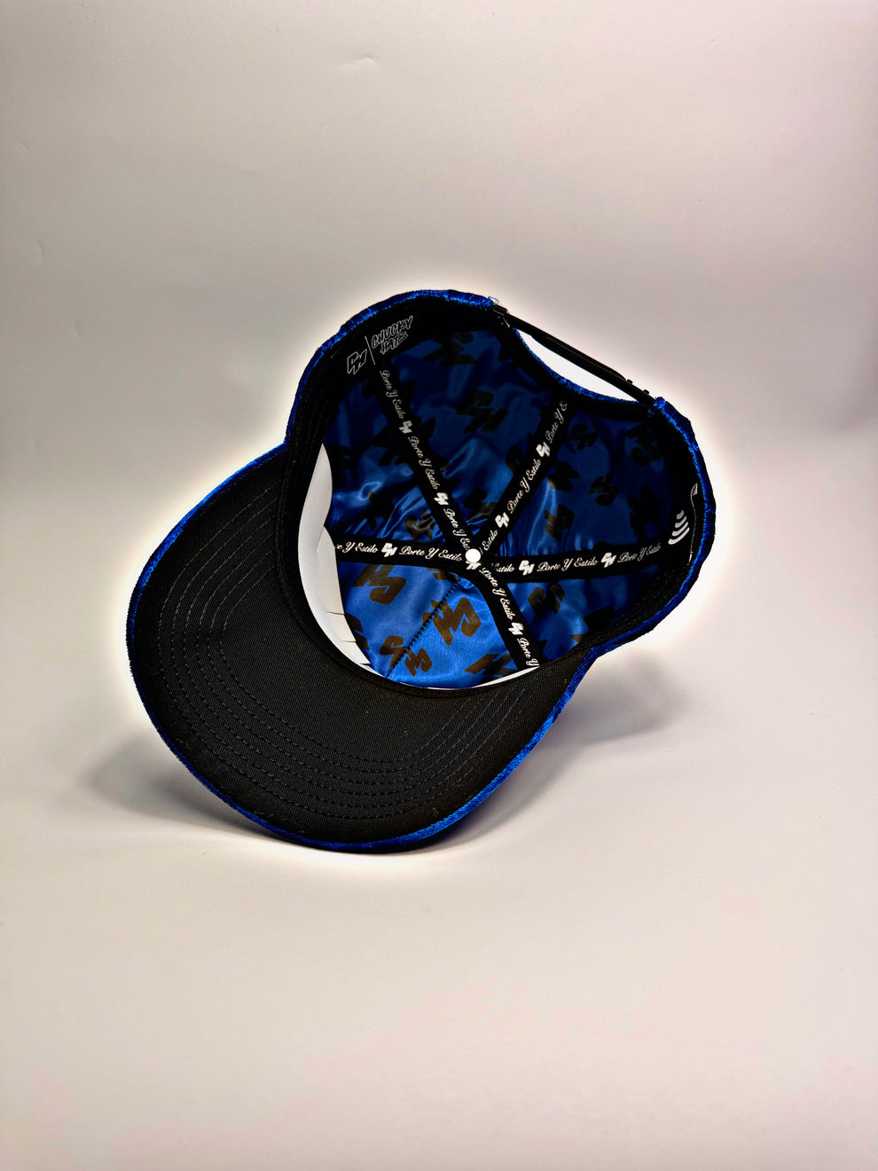 LUCIFER V2 blue velvet snapbac