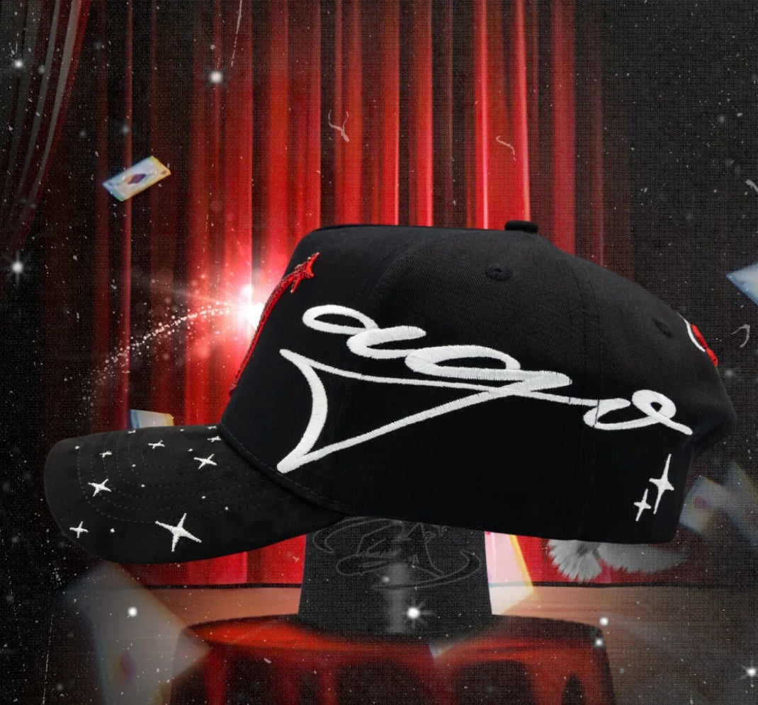 THIRTYONE HATS
EL MAGO