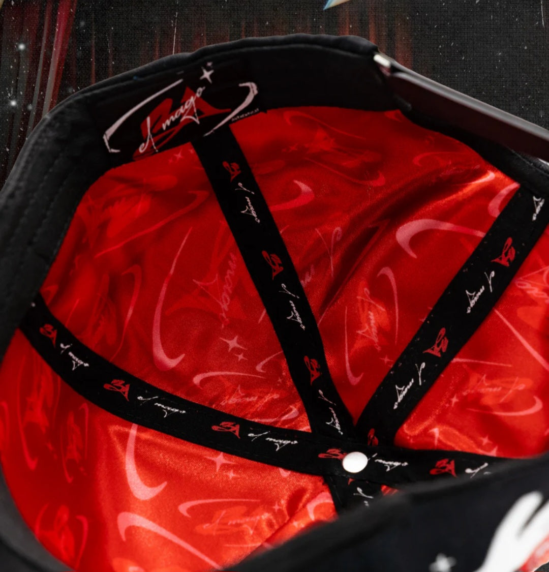 THIRTYONE HATS
EL MAGO