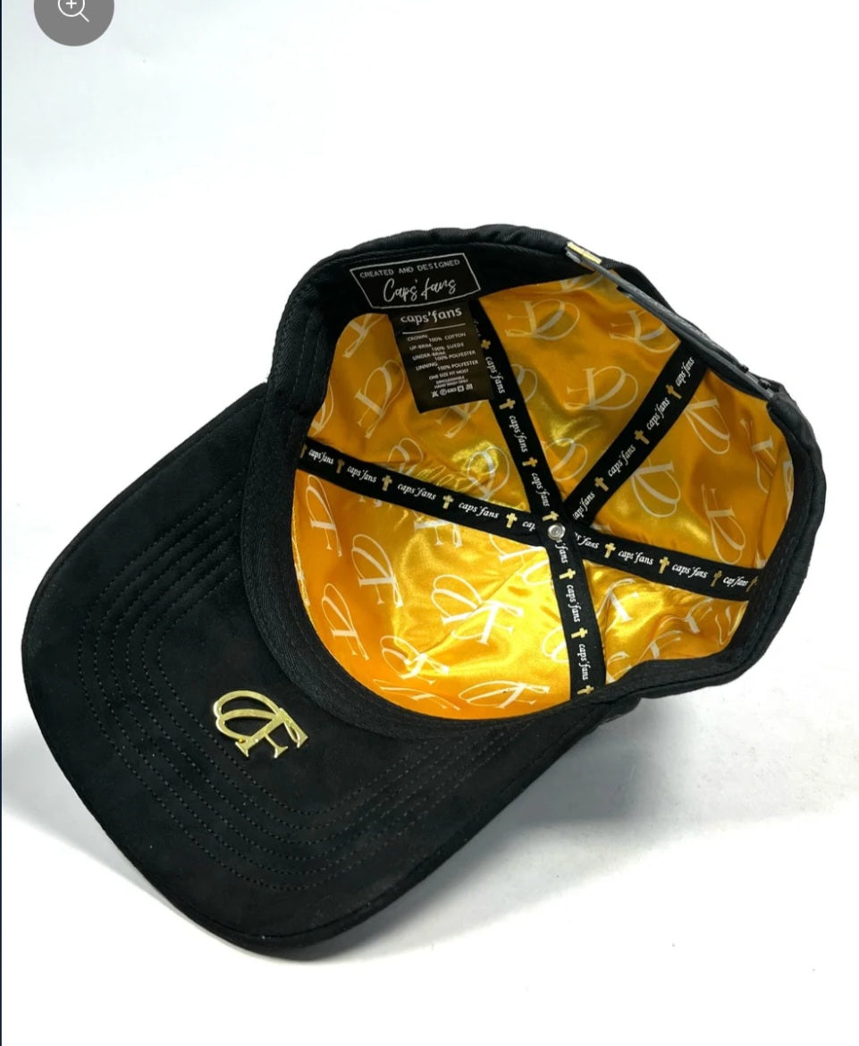 Caps fans cruz gold