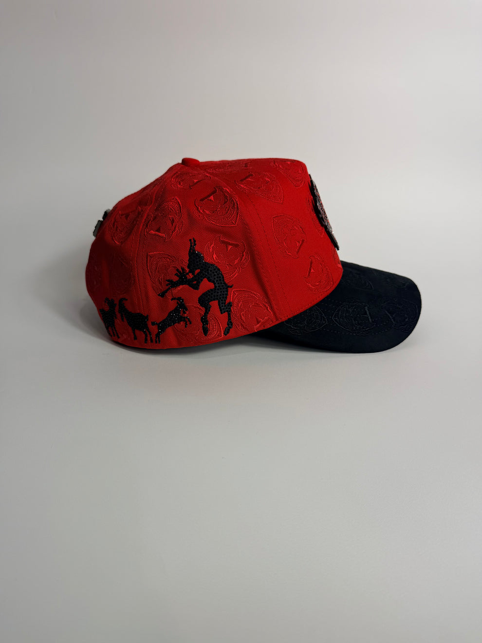 Lucifer red/ Black