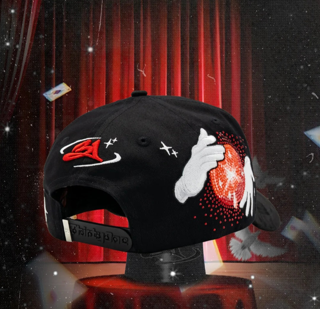 THIRTYONE HATS
EL MAGO